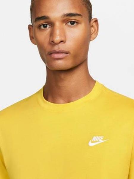 limpiar conciencia salir Camiseta Nike Club Amarillo Hombre