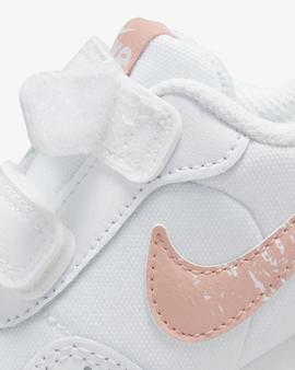 Zapatilla Nike Valiant Bco/Salmon Bebe